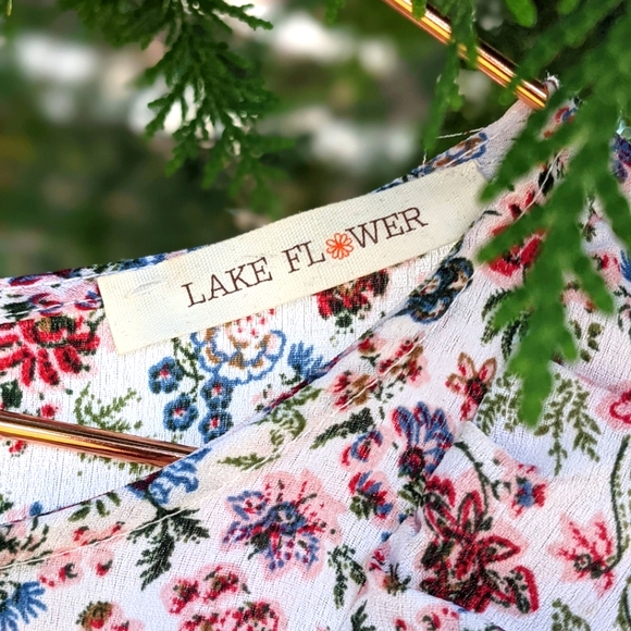 Small Prairie Floral Modest Knee Length Dress - Picture 8 of 8